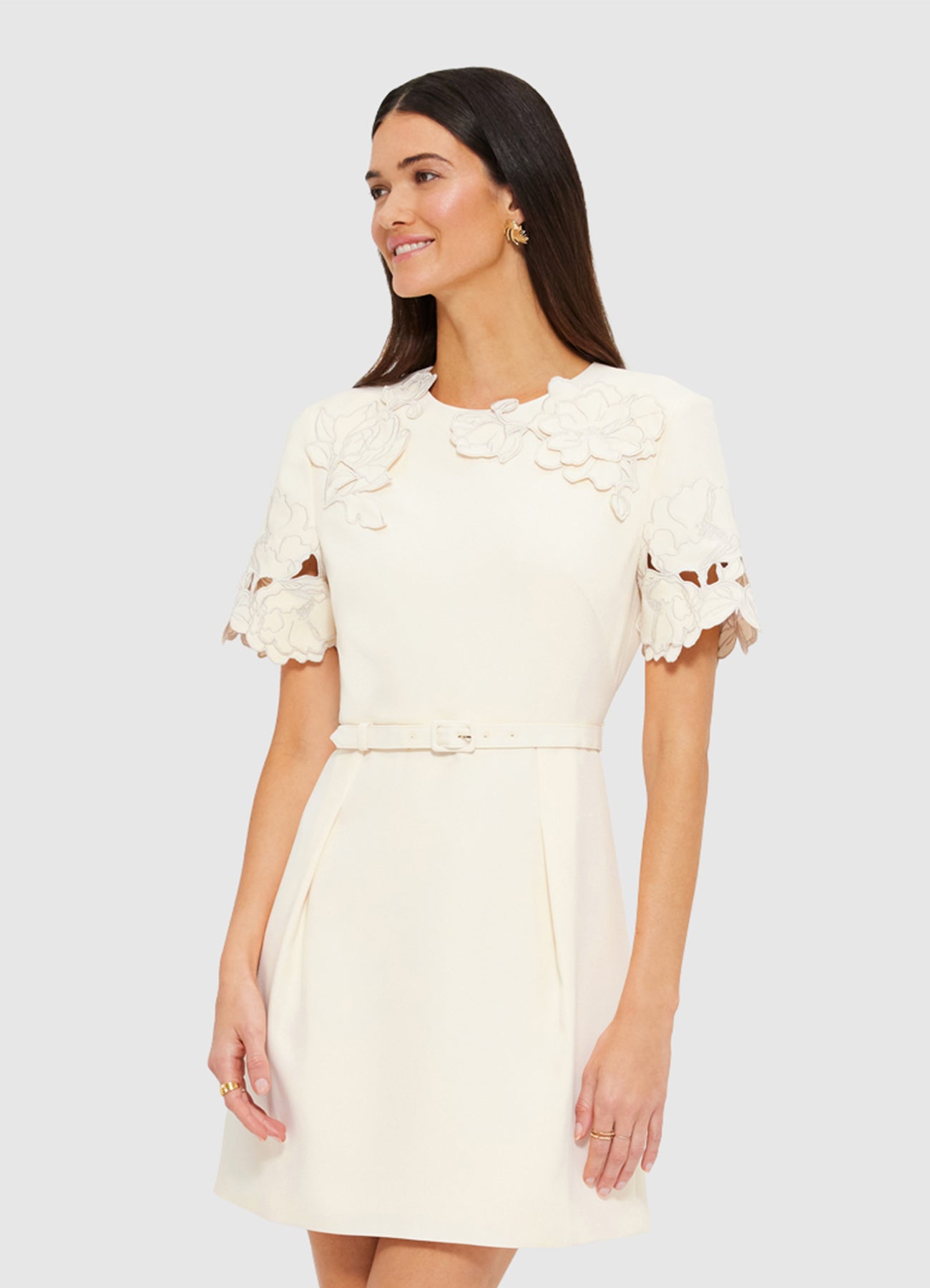 LEO LIN Aurelie アップリケ半袖ミニドレス Aurélie Appliqué Short Sleeve Mini Dress - Cream – LEO LIN