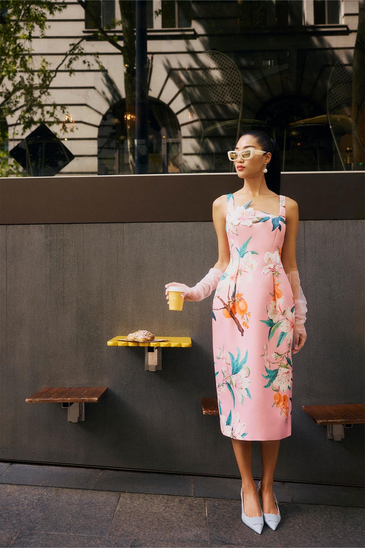 【etre loin】Rose embossed mini dress ROSE METALLIC LACE MINI DRESS – YÉONI.