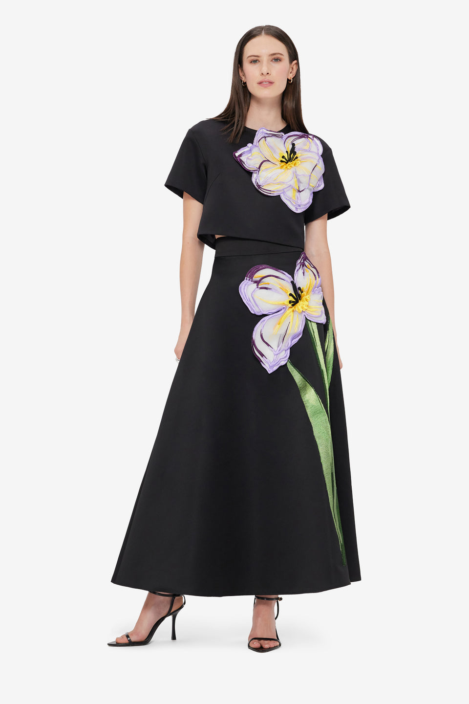 Exclusive Leo Lin Indie Appliqué Sleeve Top in Iris Print in Ebony